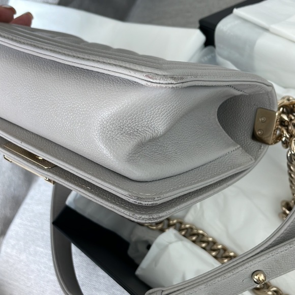 CHANEL
Calfskin Quilted Small Boy Flap Grey - Picture 5 of 7